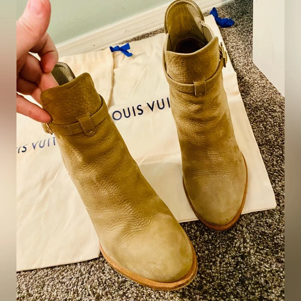 Louis Vuitton Beige Suede Adventure Heeled Ankle Boots